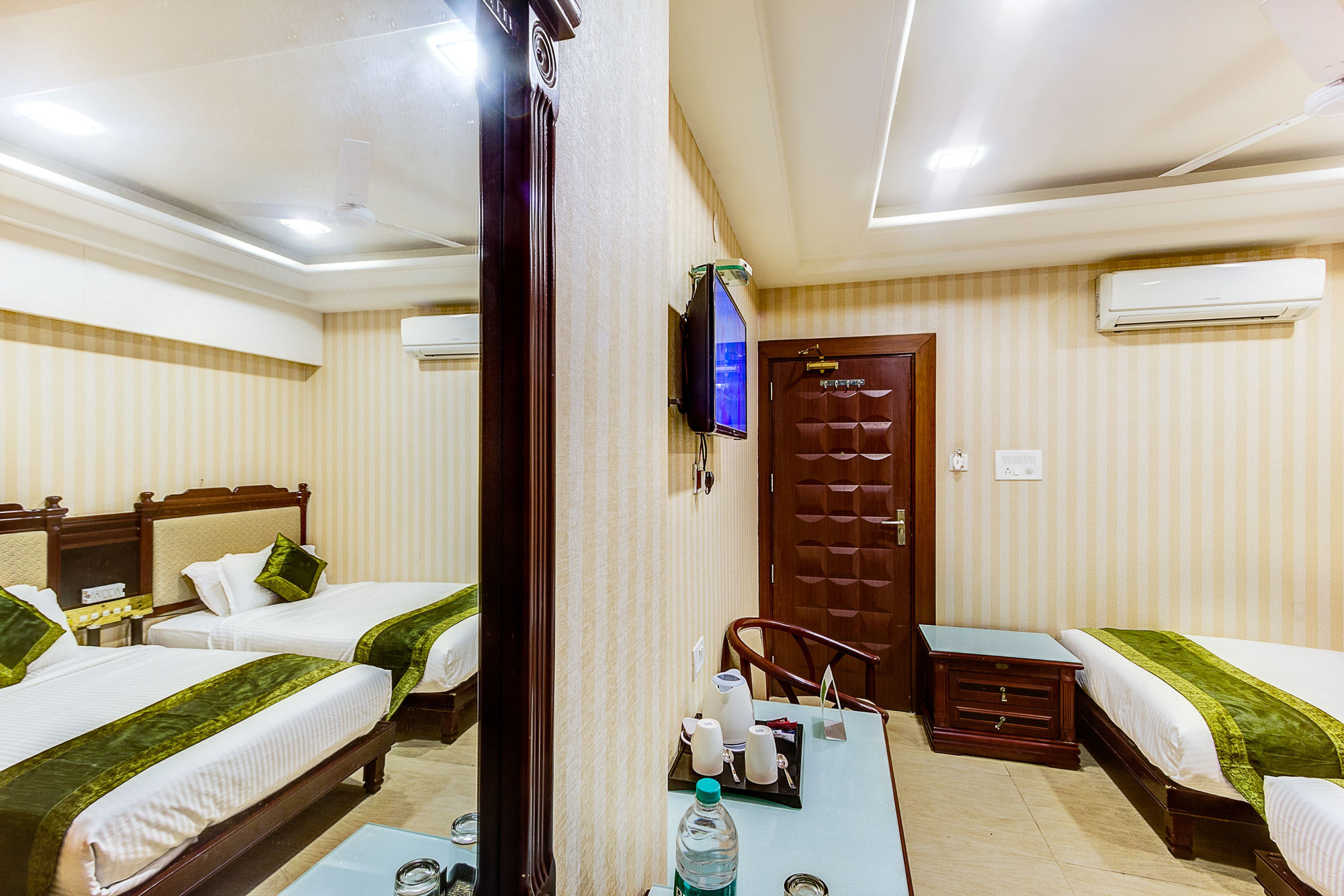 Hotel Treebo Shivani Indore Exterior foto